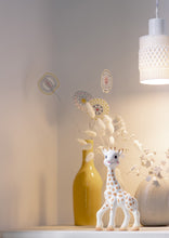 Load image into Gallery viewer, Sophie la girafe - Gift Box

