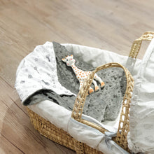 Load image into Gallery viewer, Sophie la girafe - Gift Box
