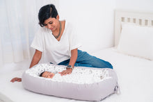 Load image into Gallery viewer, Cozy nest - Counting Sheep
